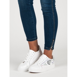 Sneakers bianche con stampa bianco grigio 1