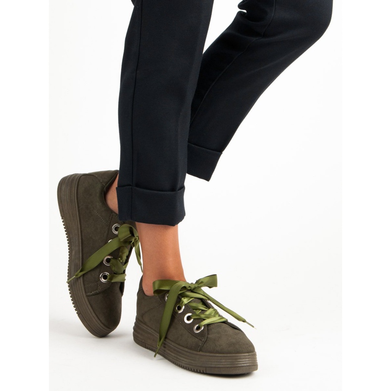 Sneakers in camoscio verde scuro 2