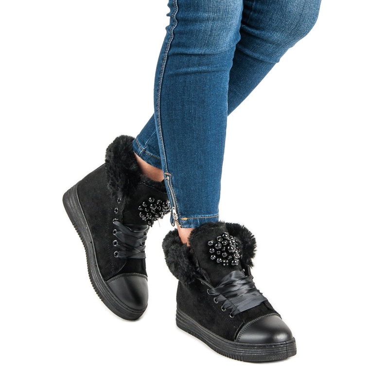 Sneakers alla moda con isolamento nero 1