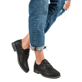 Scarpe comode allacciate nero 2