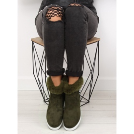 Sneakers per caviglia isolate verde NB252P Army Green 1