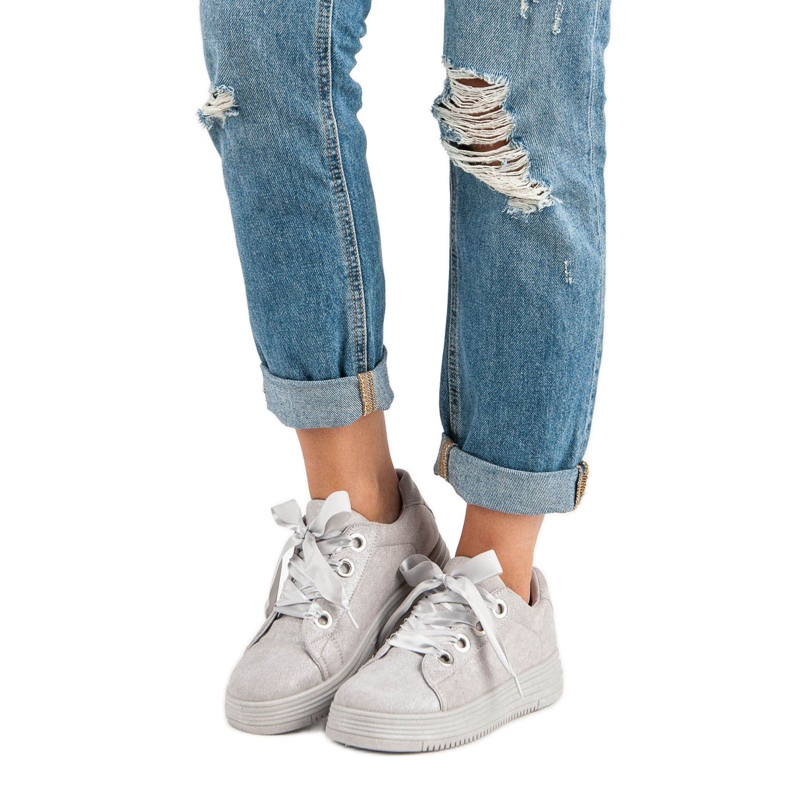 Sneakers in camoscio grigio chiaro 1