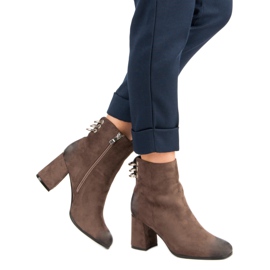 Stivali alla moda sul post VINCEZA marrone 1