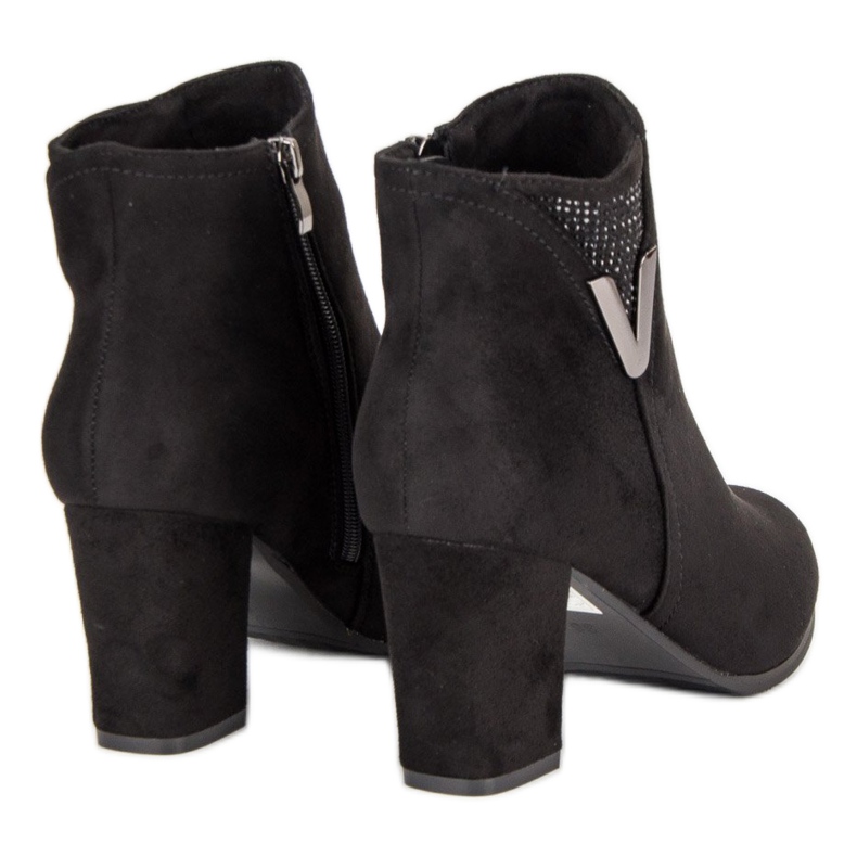 Stivaletti in camoscio nero 1