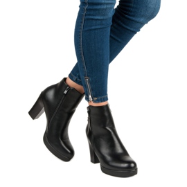 Stivali classici sul post vinceza nero 2