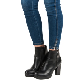 Stivali classici sul post vinceza nero 1