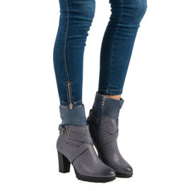 Sixth Sense Stivali alla moda sul post grigio 2