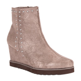 Kylie Stivali beige su una zeppa 1