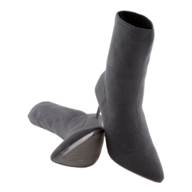 Stivali calzini grigi su un tacco LL-103p Grigio 1