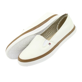 Tommy Hilfiger ICONICA KESHA SLIP ON 121 bianco 4