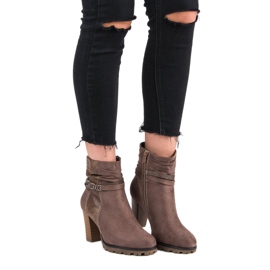 Super Mode Stivali alla moda sul post marrone 1