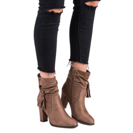 Super Mode Stivali eleganti sul post marrone 1