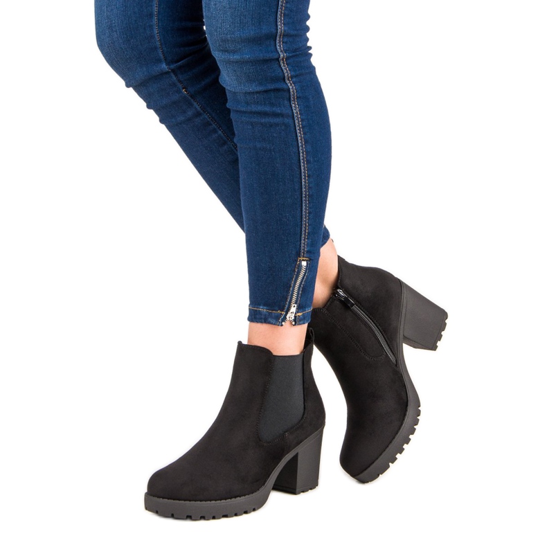 Ideal Shoes Stivaletti Chelsea in pelle scamosciata sulla piattaforma nero 2
