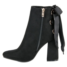 Ideal Shoes Stivali sexy sul post nero 1