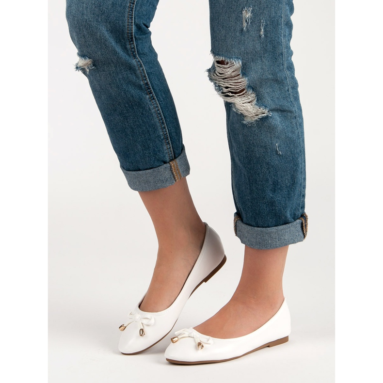 Ballerina bianca con fiocco 1