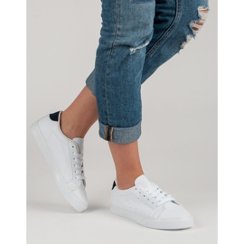 Scarpe sportive bianche bianco nero 1