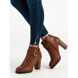 Super Mode Stivali cammello sul post marrone 2