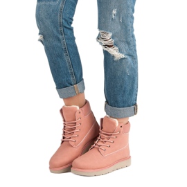 Trapper sulla piattaforma rosa 1