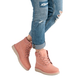 Trapper sulla piattaforma rosa 2