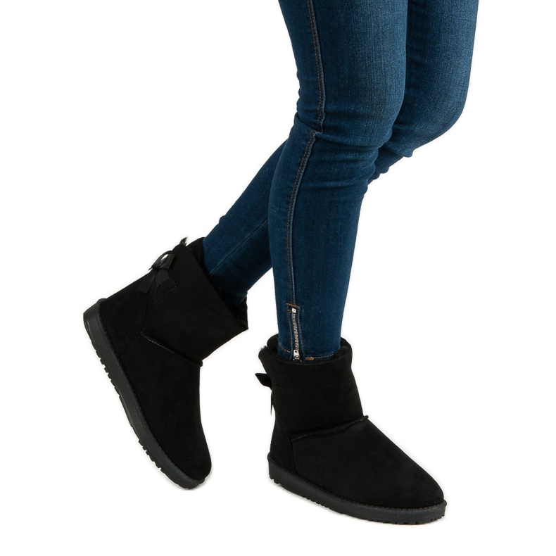 Queentina Mukluki nero con fiocco 2