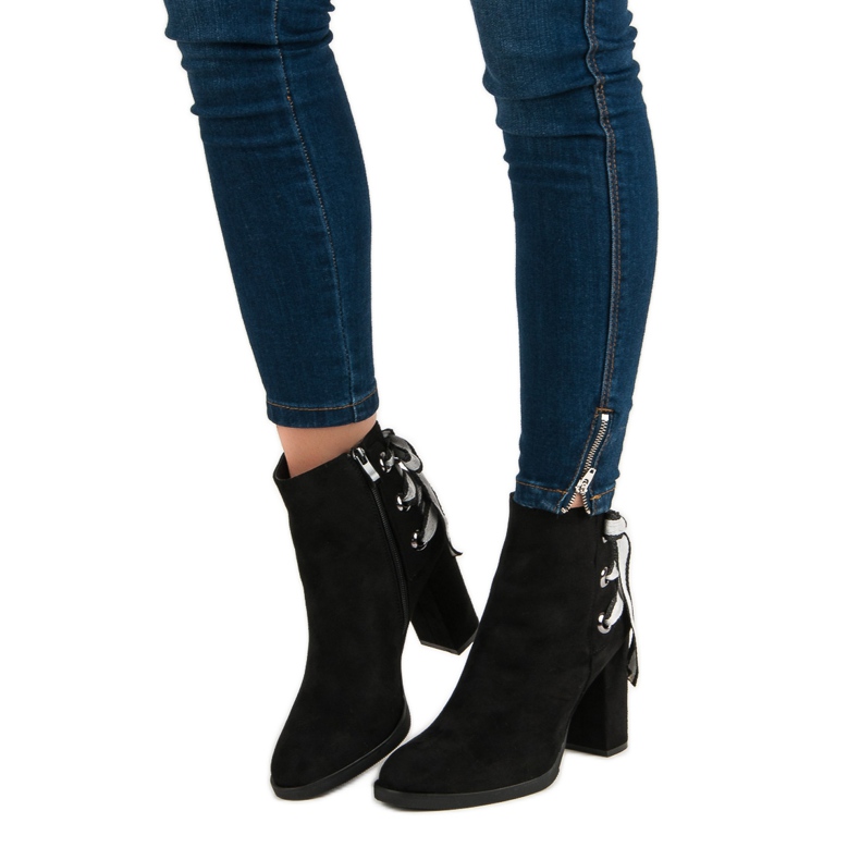 Ideal Shoes Stivali alla moda sul post nero 1