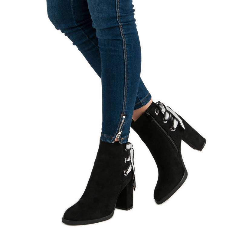 Ideal Shoes Stivali alla moda sul post nero 2