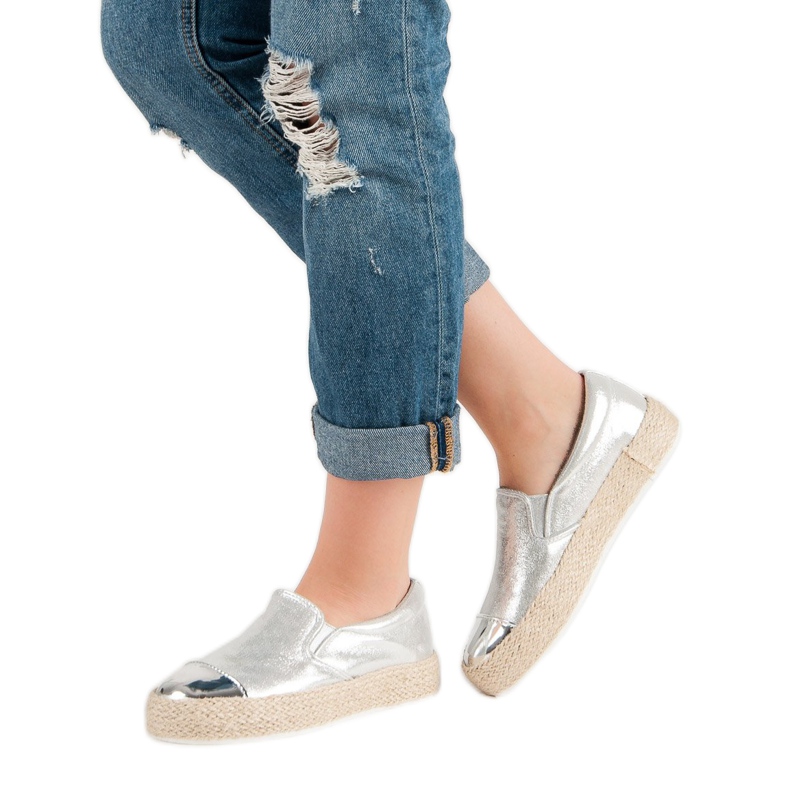 Sneakers argento alla moda grigio 2