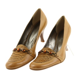 Décolleté in pelle marrone 3