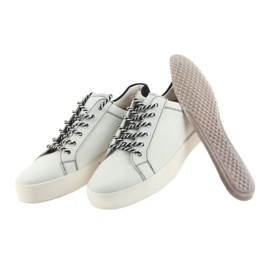 Sneakers in pelle bianca/blu navy di Caprice White/Navy Wied 23203 2
