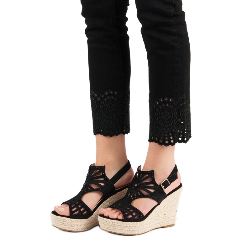 Top Shoes Sandali con zeppa traforati nero 2