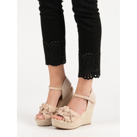 Top Shoes Sandali Beige Con Fiori 2