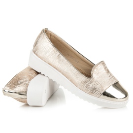 Nio Nio Signori d'oro sulla piattaforma 2