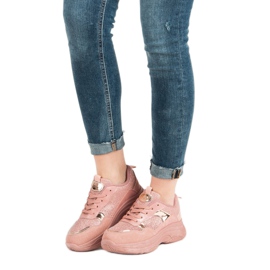 Sneakers rosa sulla piattaforma 1