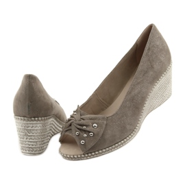 Décolleté da donna sulla zeppa Caprice 29350 marrone 4