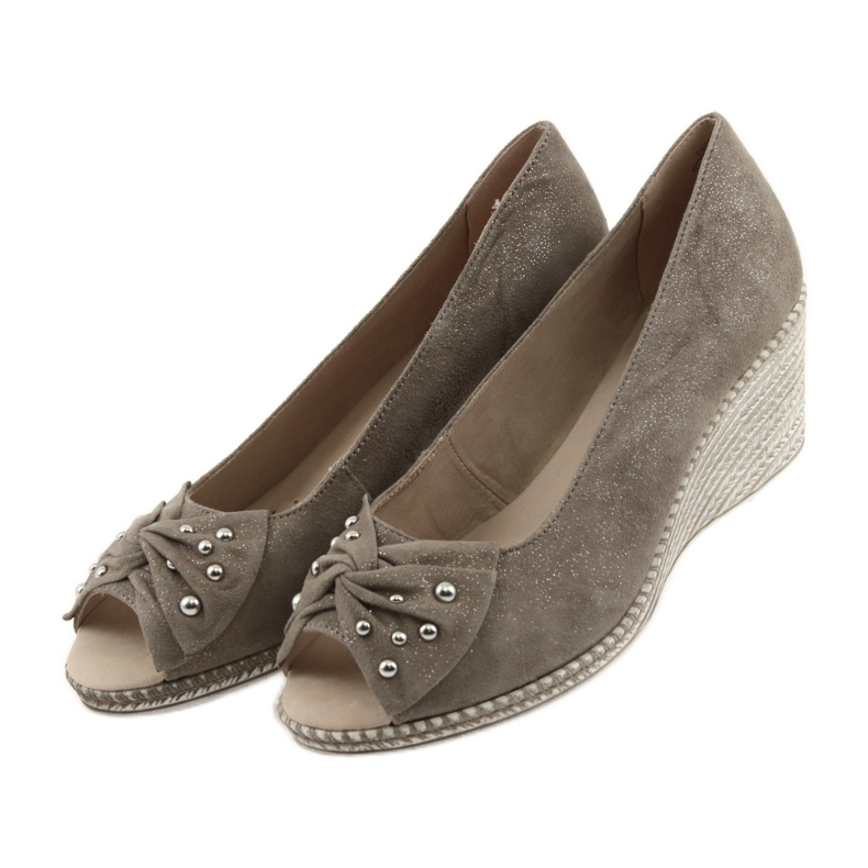 Décolleté da donna sulla zeppa Caprice 29350 marrone 3