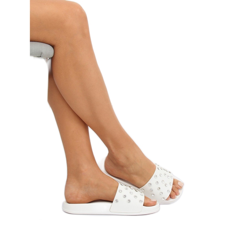 Bianco CK67P Pantofole bianche con pietre bianca 1