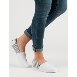Scarpe da ginnastica leggere slip-on bianca 1