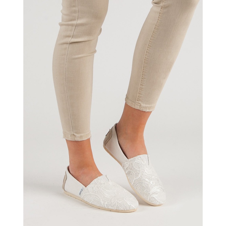 L. Day Slipon Con Motivo beige 1