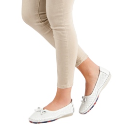 VINCEZA ballerine in pelle traforata bianco 2