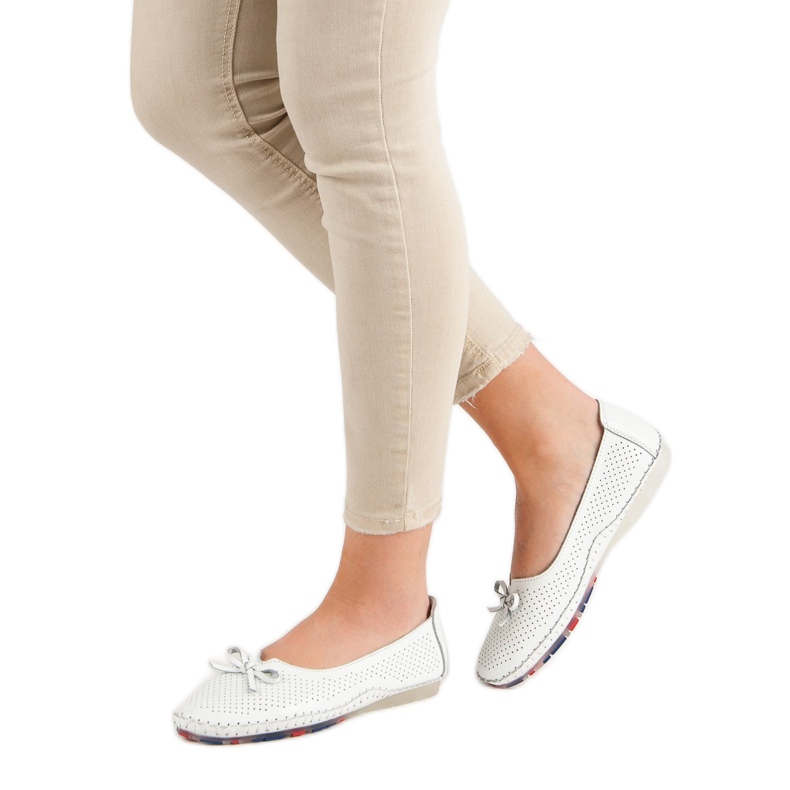 VINCEZA ballerine in pelle traforata bianco 2