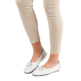 VINCEZA ballerine in pelle traforata bianca 1