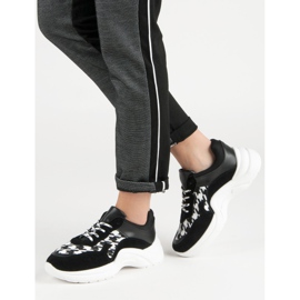 Kylie Scarpe sportive con motivo nero 1