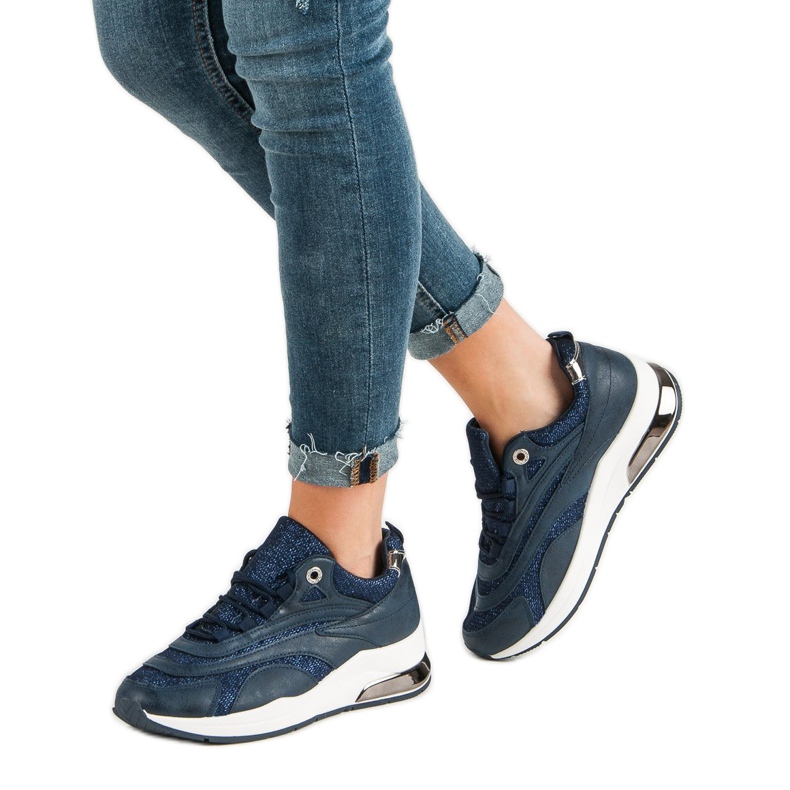 Sneakers blu navy alla moda 1
