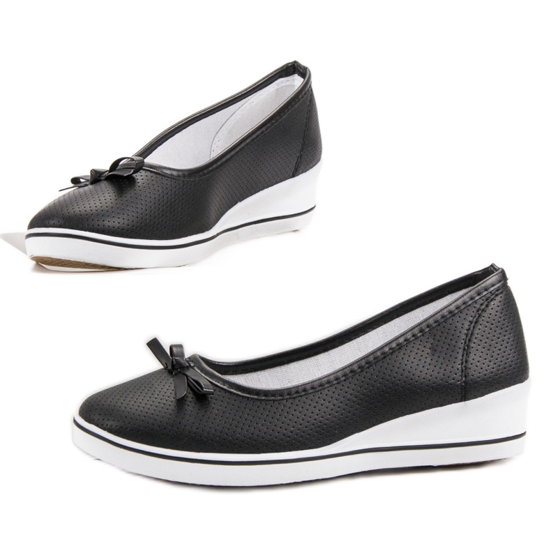 Ballerina sportiva su un cuneo nero 1