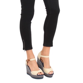 Sandali beige su zeppa 9079 Beige 2