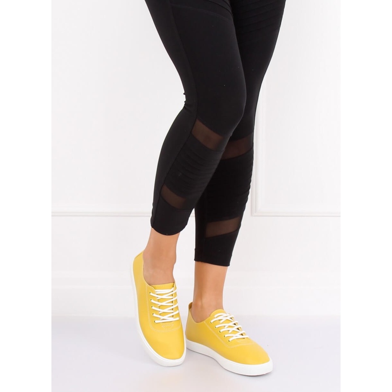 Sneakers da donna gialle WD009 Giallo 2