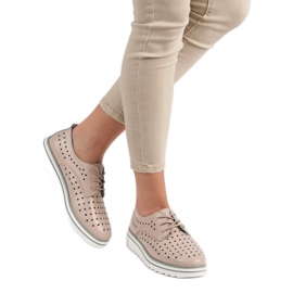 Kylie Scarpe traforate in pelle beige 2