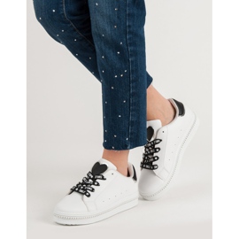 Scarpe sportive stringate bianca 2