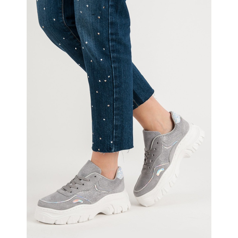 Sneakers grigie alla moda grigio 2