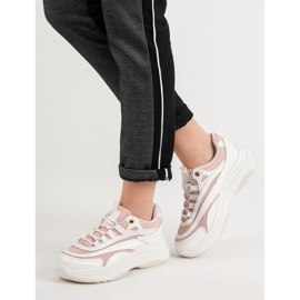 Sneakers bianche e rosa bianca 2